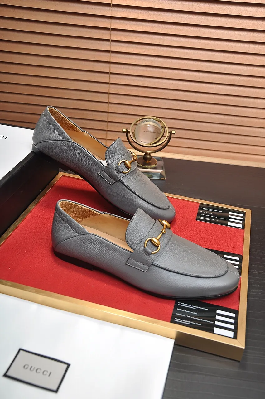 Men's shoes 💰520💶【GUCCI】 (High-end Niuli) New 🍀Gucci* - top version Gucci Peas shoes! Made of imported original cowhide, the inner top layer is comfortable cowhide lining! Original wear-resistant rubber outsole! High quality products! Code number 38-44!